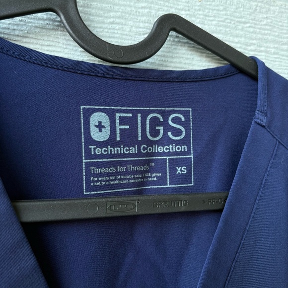 Figs Scrub Top - Picture 2 of 3